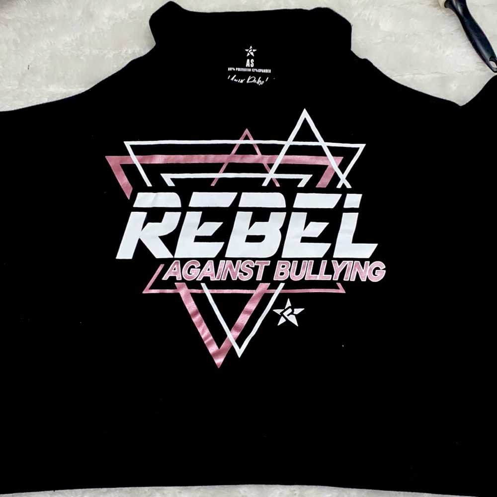 Rebel athletic crop top adult small sweater